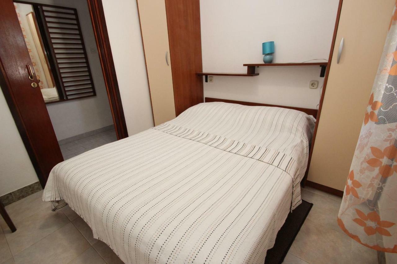 Apartment Sasa Bozac Porec Exterior photo