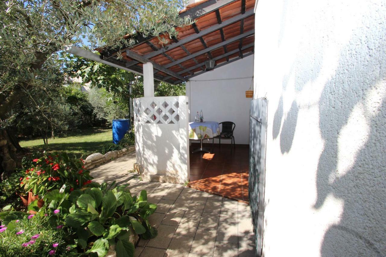 Apartment Sasa Bozac Porec Exterior photo