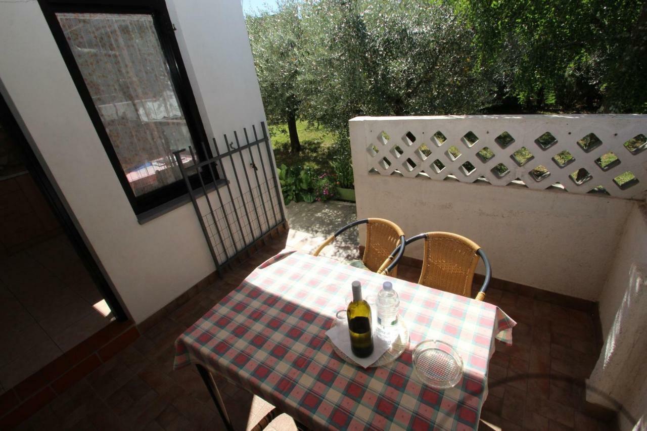 Apartment Sasa Bozac Porec Exterior photo